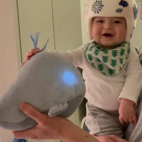 NEW GUND Sleepy Seas Sound & Lights Whale, 7 in - Picture 8 of 11